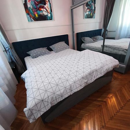 Ta'Arof Apartment Oradea Exterior photo